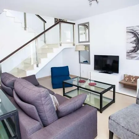 Punta De Mujeres Sleeps 4 Wifi דירה